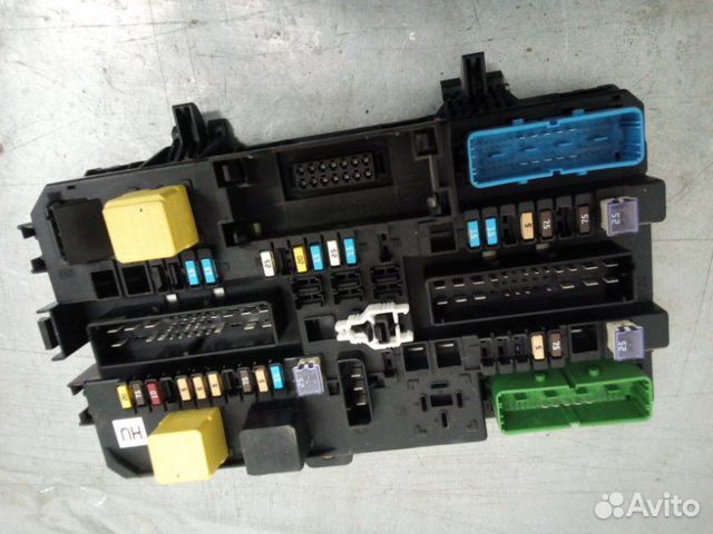 Блок предохранителей Opel Astra H хэтчбек Z16XER