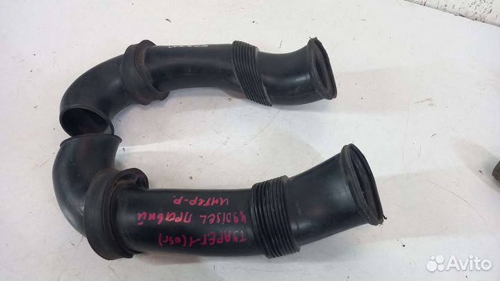 Патрубок воздушного фильтра Volkswagen Toureg 1