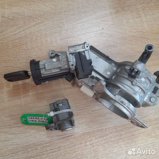 Замок зажигания и лечинку двери Опель Астра н