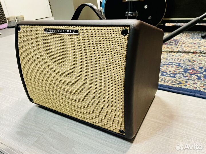 Комбоусилитель ibanez troubadour 30