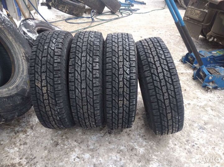 Yokohama Geolandar A/T G015 215/70 R15