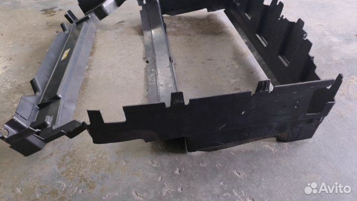 Диффузор радиатора Land Rover Range Rover Sport