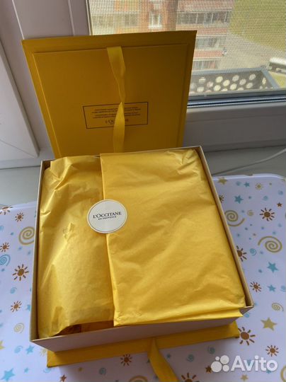 Коробка loccitane