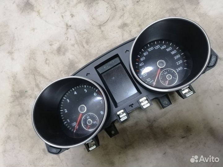 Панель приборов 1.6 АКПП для VW Golf VI 2009-2013