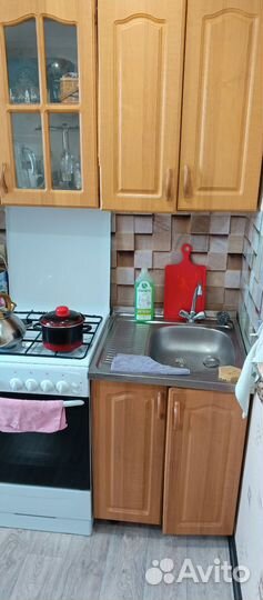 Кухонный гарнитур бу и стол