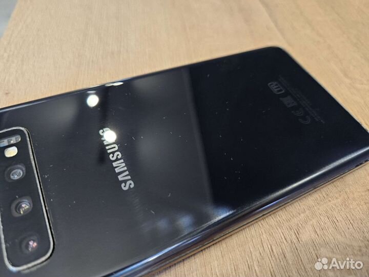 Телефон Samsung galaxy s10
