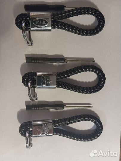 Брелок для ключей с логотипом авто