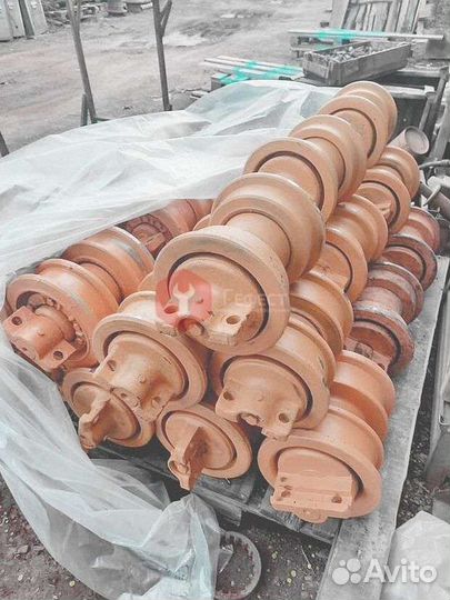 Каток поддерживающий Case JS330NLC JSA0049