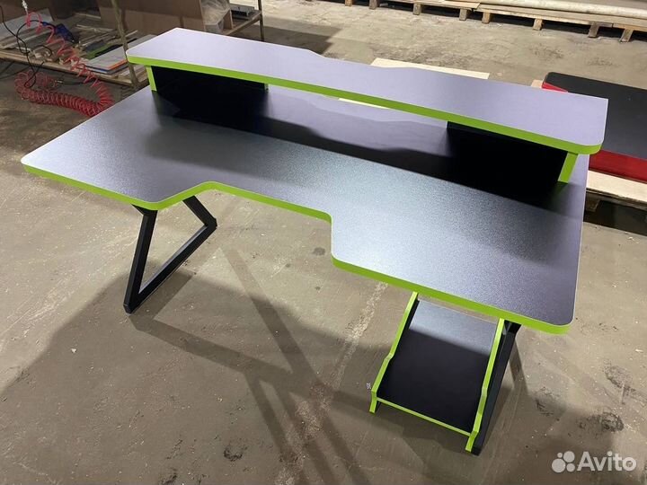 Игровой компьютерный стол