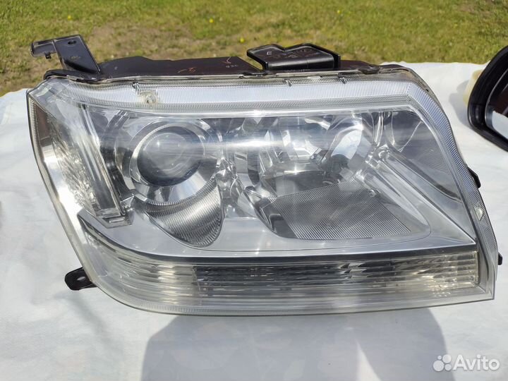 Фара правая, Suzuki grand vitara 2005-2008г