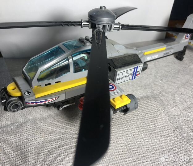 Lego вертолет