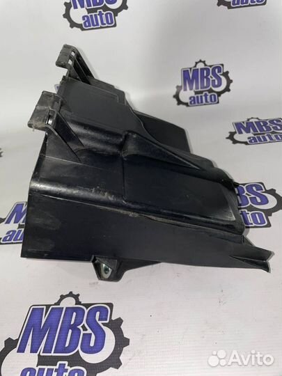 Короб предохранителей переднего Mercedes-Benz