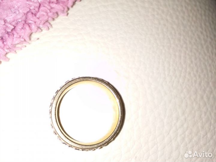 Золотое кольцо с бриллиантом предложите цену