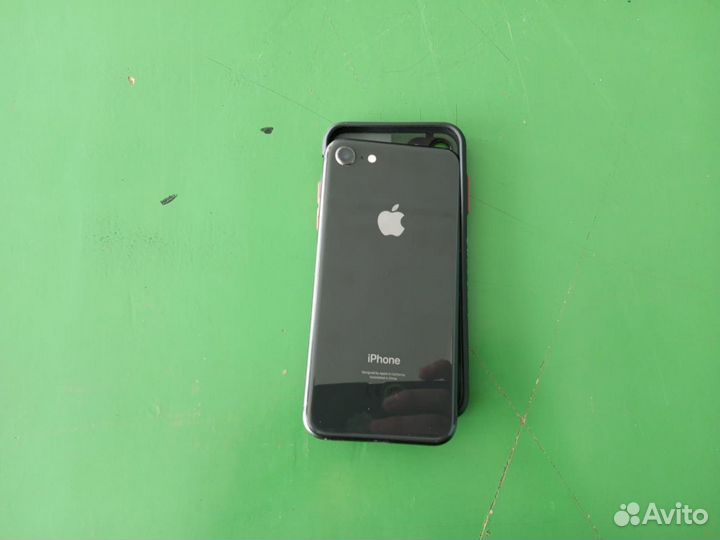 iPhone 8, 64 ГБ