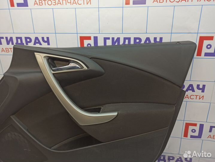 Обшивка двери передней правой Opel Astra (J) 22310