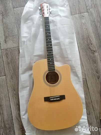 Акустическая гитара solista