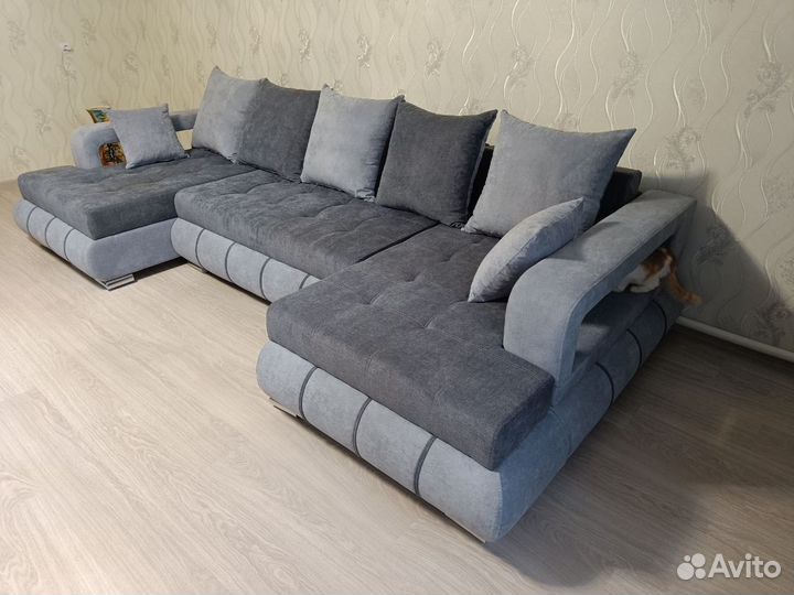 Большой угловой диван