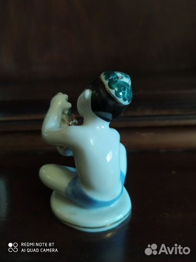 Мальчик с виноградом лфз