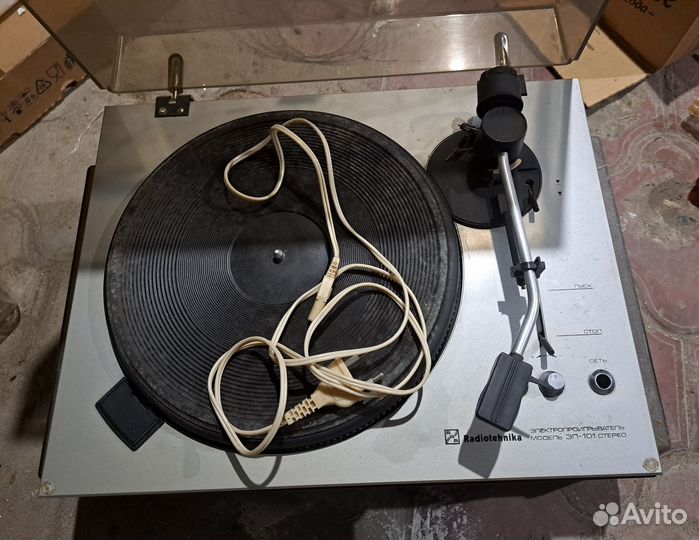 Проигрыватель винила radiotehnika