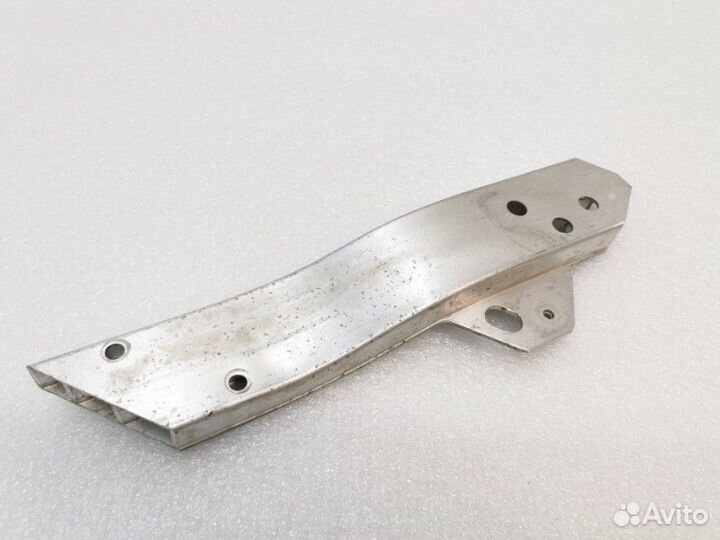 Кронштейн передней панели левый Mercedes-Benz