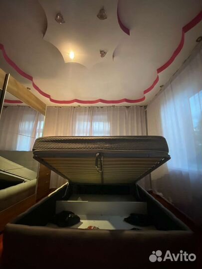 Продам спальный гарнитур