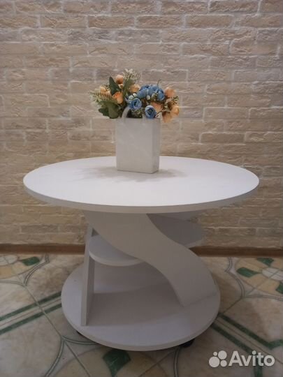 Журнальный столик