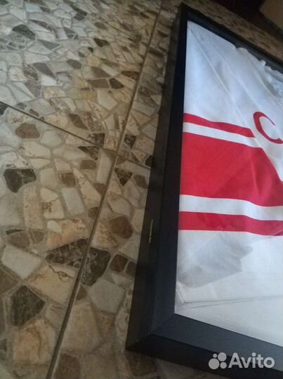 Витрина, рамка, бокс для футболок