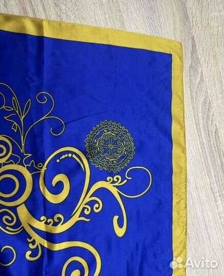 Шелковый платок