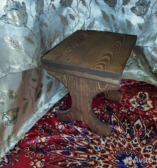 Маленькая табуретка