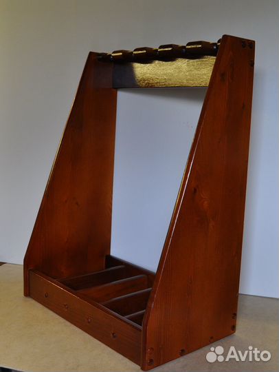 Пирамида, подставка для оружия, массив дерева