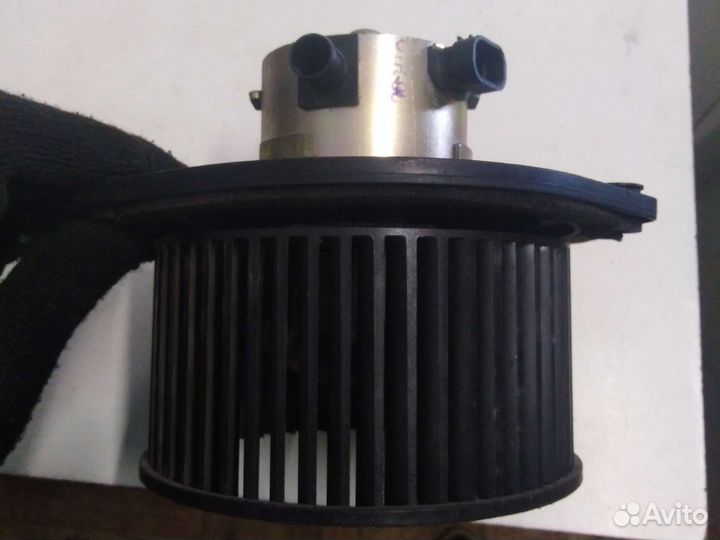 Моторчик отопителя LADA Kalina