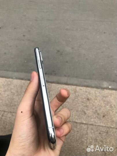 iPhone Xs, 64 ГБ