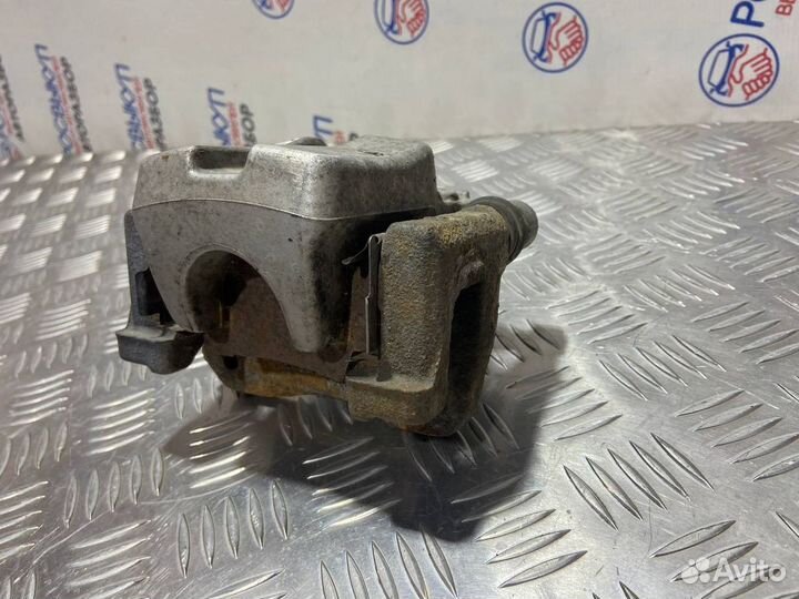 Суппорт Toyota Camry V40