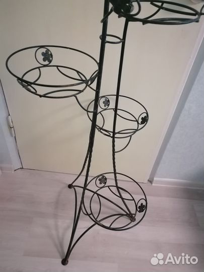 Подставка напольная кованая для цветов