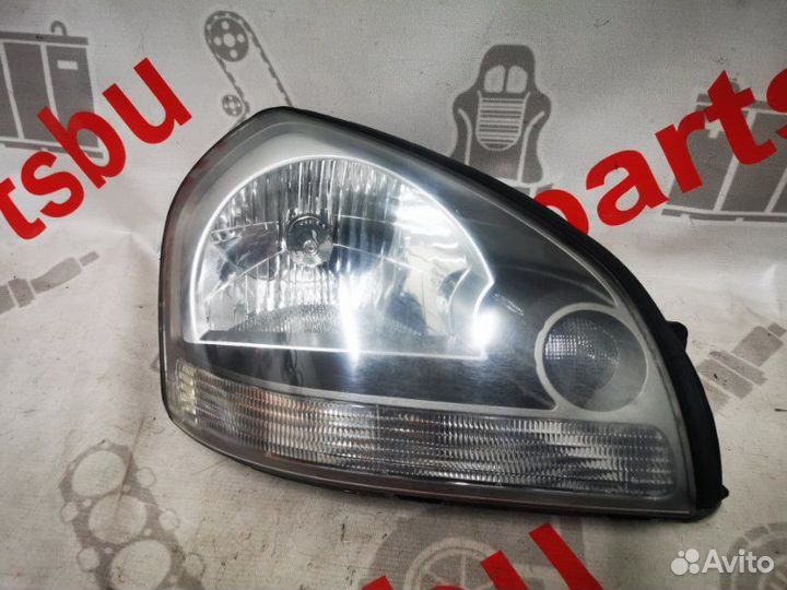 Фара правая Hyundai Tucson 2 2006