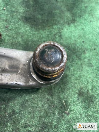 Рычаг передний правый subaru levorg