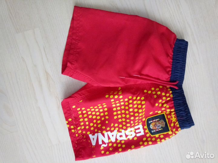 Пляжные шорты новые на 3-4 года