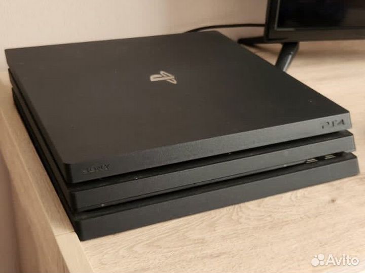 Sony PlayStation 4 PRO 1 Tb с играми