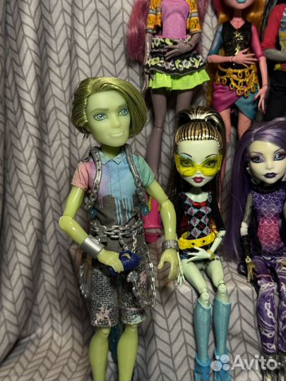Кукла монстер хай
