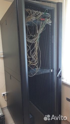 Шкаф Серверный NetShelter SX 42U