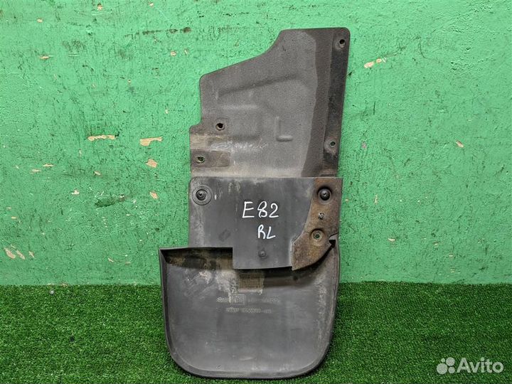 Брызговик задний левый Nissan Terrano 2 (R20) 2001