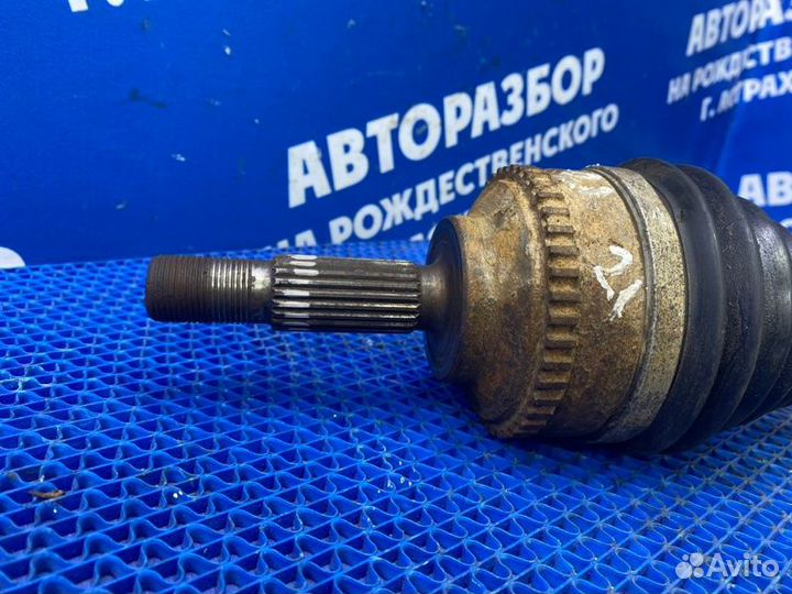 Правый привод Nissan Cefiro A33 седан VQ20 2000