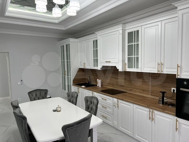 2-к. квартира, 101 м², 13/17 эт.