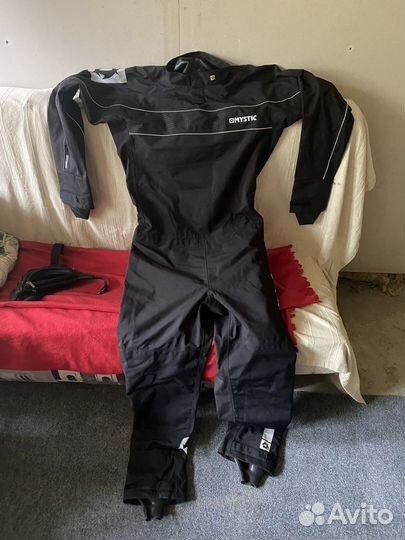 Сухой гидрокостюм Mystic Force 2021