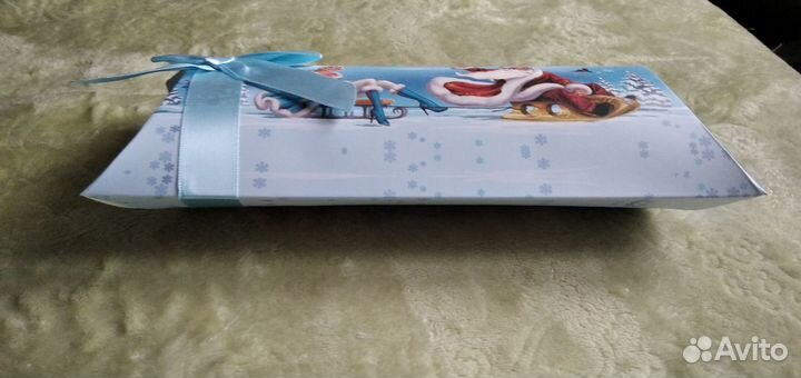 Коробка подарочная новогодняя