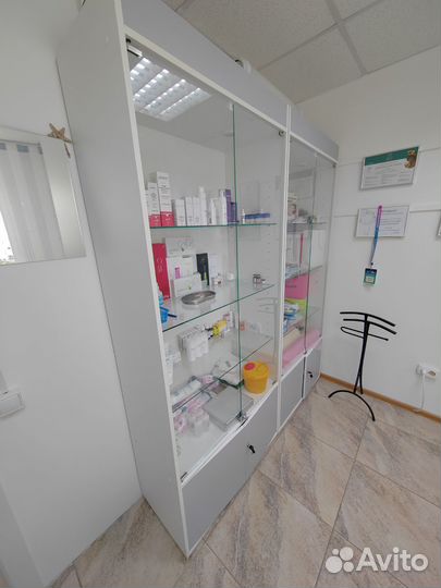 Шкаф витрина бу