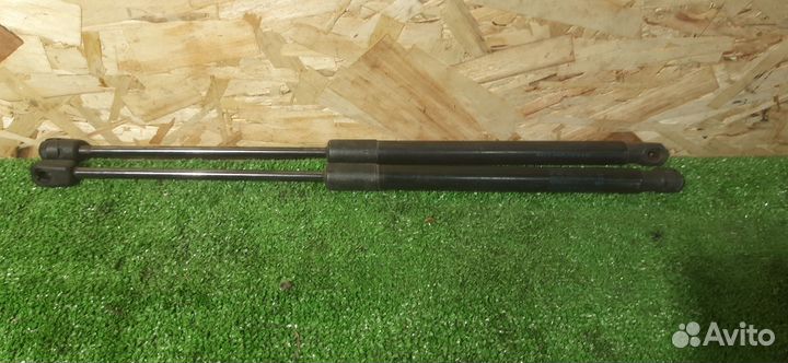 Амортизаторы багажника W164