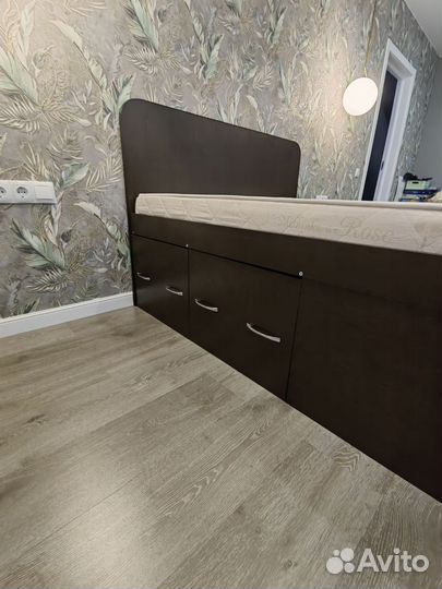 Кровать двухспальная с матрасом бу 140 200