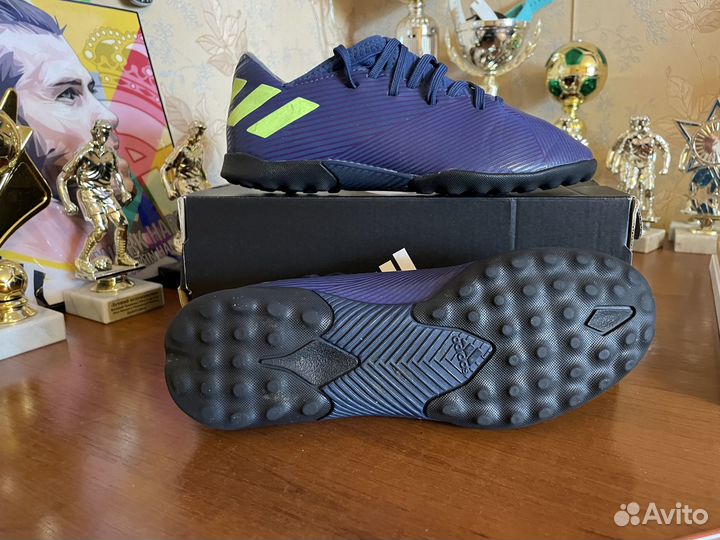 Футбольные бутсы-сороконожки оригинальные adidas