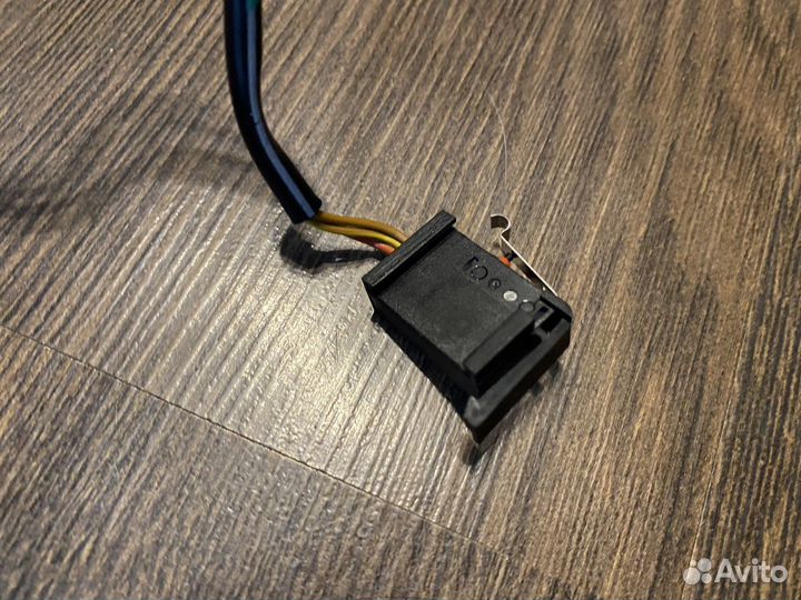 Концевик замка багажника VAG 3B0962103A